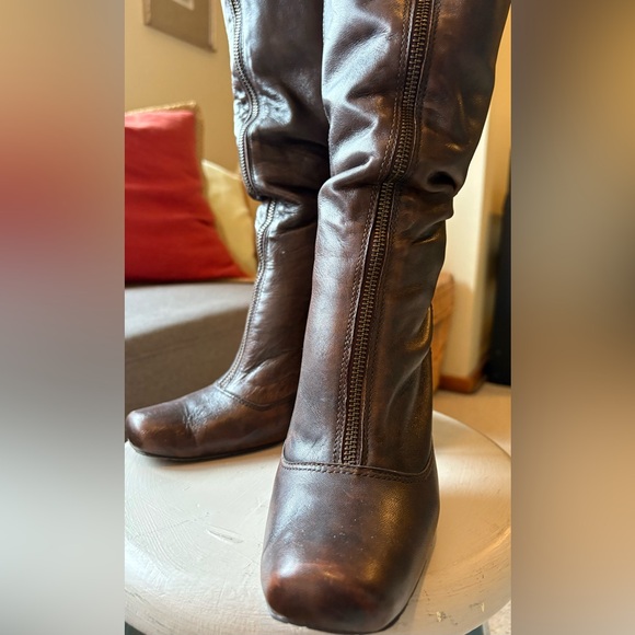 Vintage Gianni Bini Brown Leather 4 Inch Heel Boot w Front Zipper & Square Toe - Picture 8 of 11